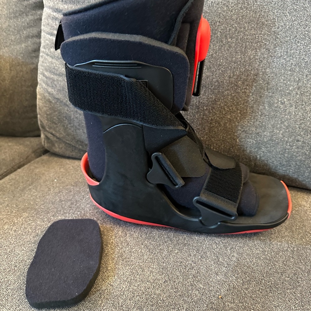 Ovation medium orthapedic boot